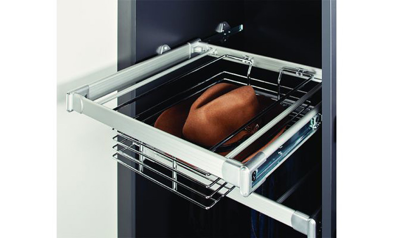 Khung kéo treo quần tây có rổ 800mm Hafele 805.93.823